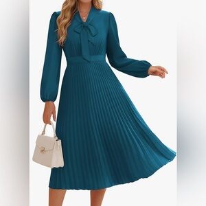 Elegant Teal Pleated Dress